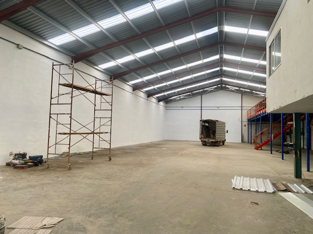 ALQUILER NAVE EN ALBORAYA CALLE PALLETERS