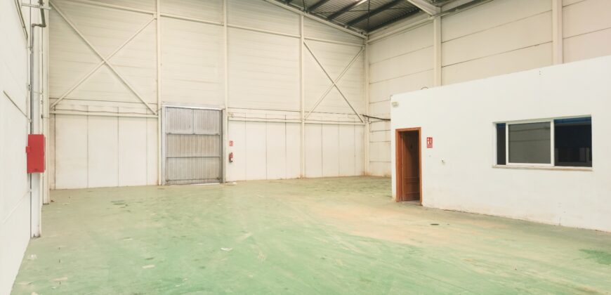 ALQUILER DE NAVE CON OFICINAS EN CATARROJA